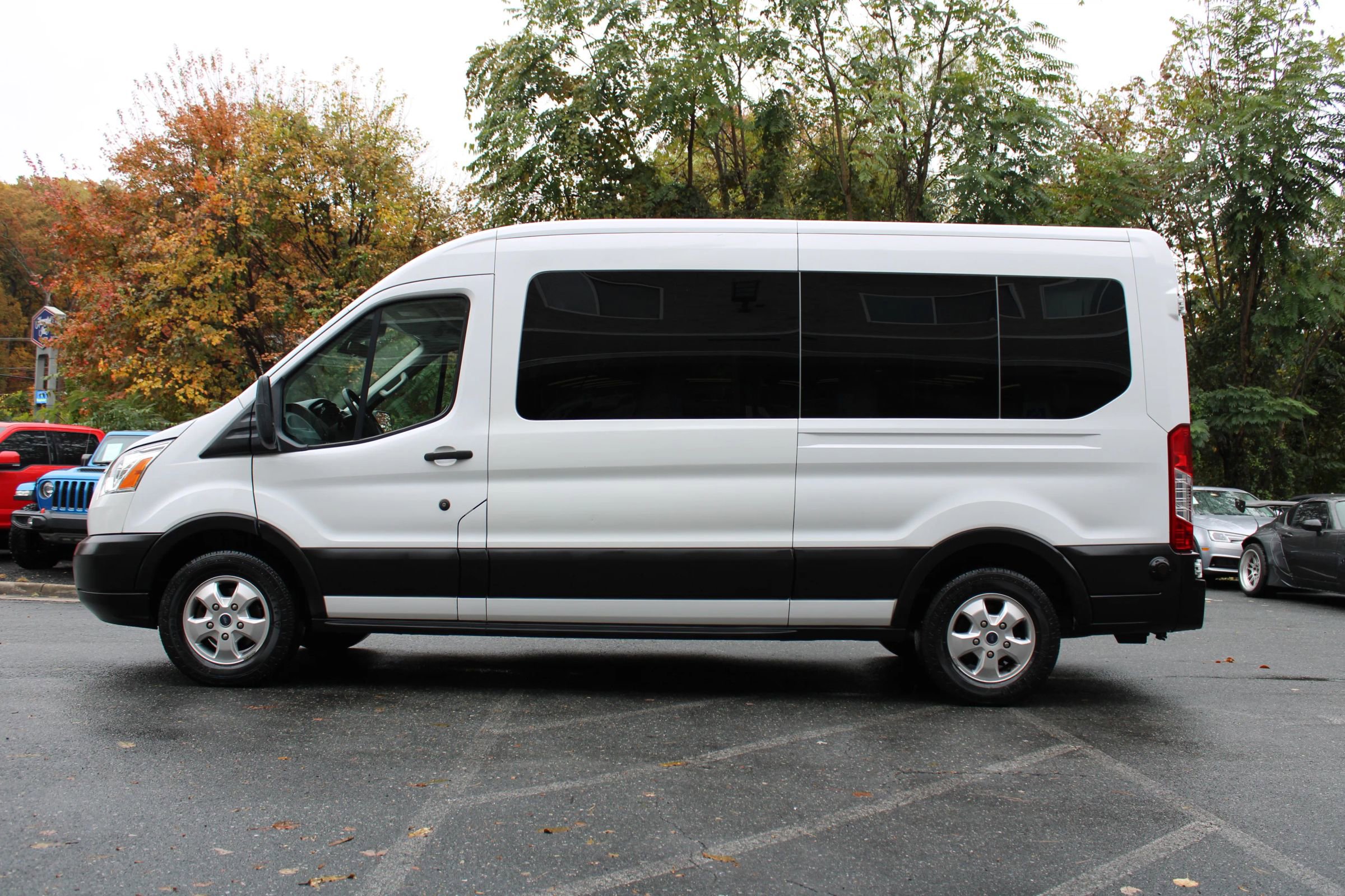 Used 2019 Ford Transit 350 XLT image 24