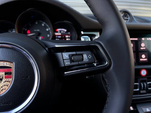 Certified 2026 Porsche Macan AWD/4WD image 16