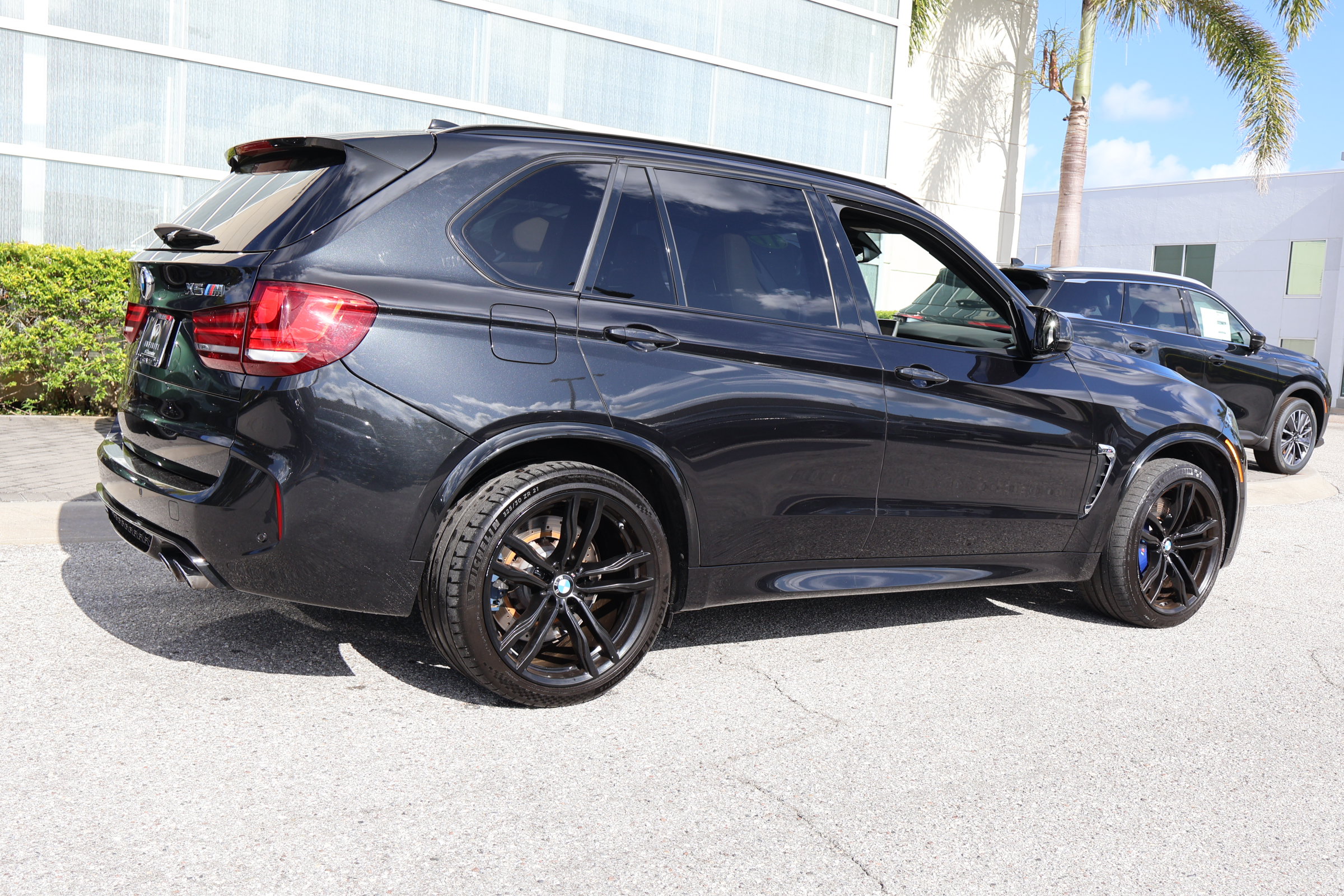 Used 2017 BMW X5 M AWD/4WD image 9