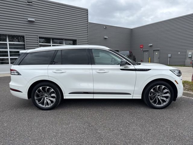 Used 2023 Lincoln Aviator Grand Touring w/ Equipment Group 301A AWD/4WD image 4