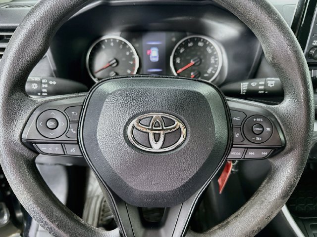 Used 2021 Toyota RAV4 LE AWD/4WD image 18