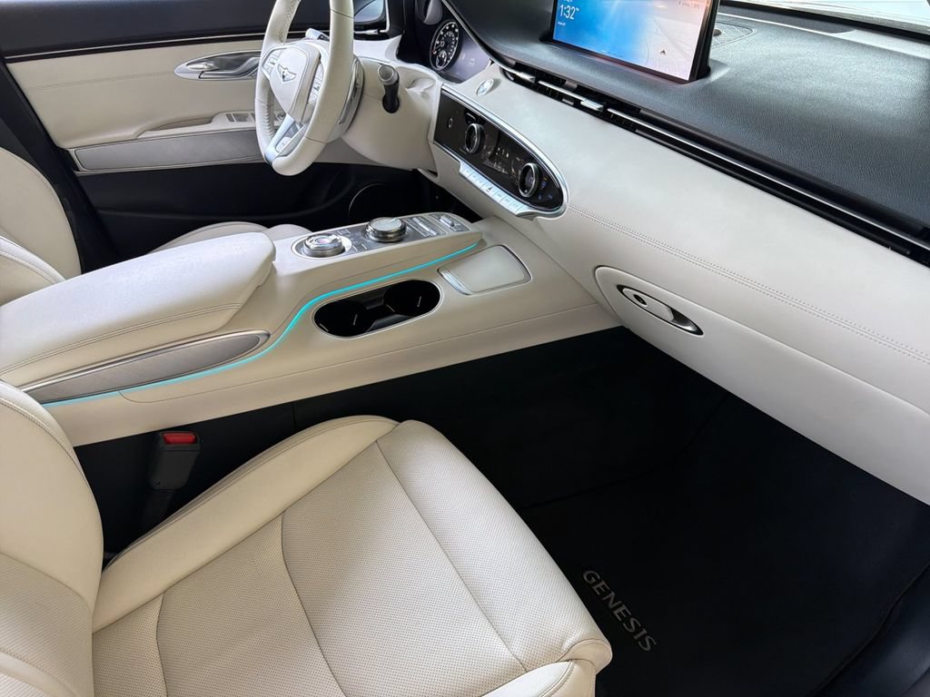 Used 2023 Genesis Electrified GV70 AWD/4WD image 17