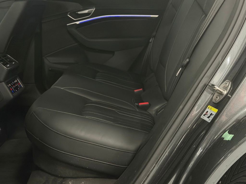 Used 2021 Audi e-tron Prestige AWD/4WD image 23