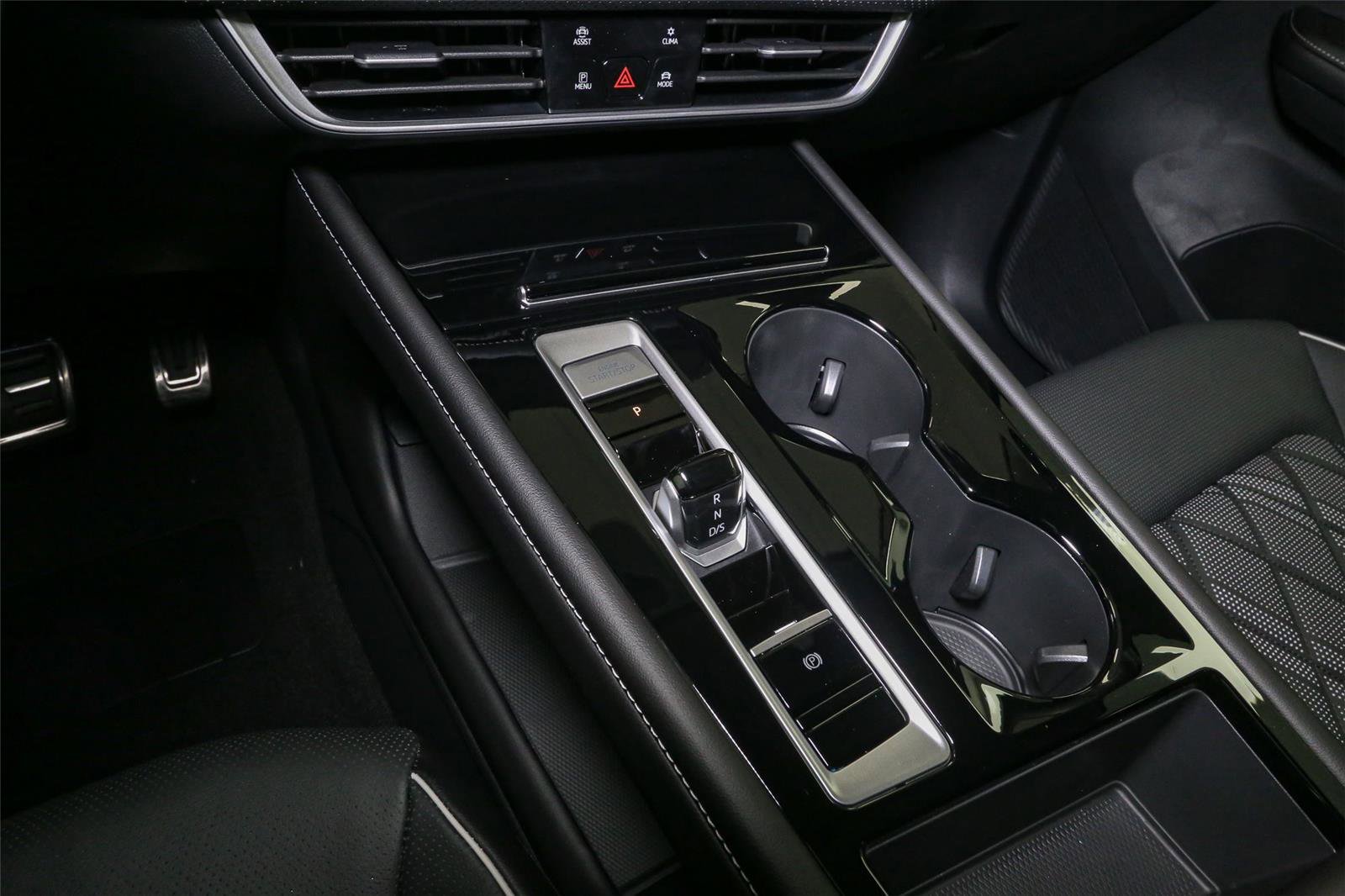 New 2026 Volkswagen Atlas SEL Premium R-Line image 23