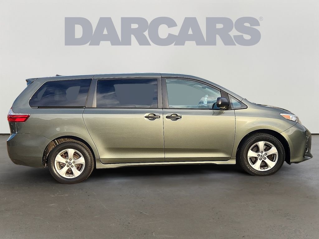Used 2020 Toyota Sienna L image 7