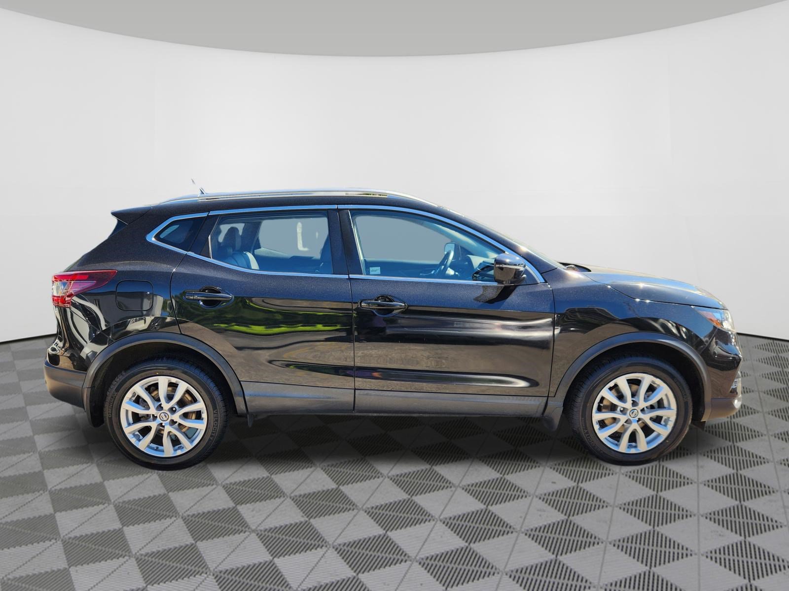 Certified 2021 Nissan Rogue Sport SV w/ Technology Package AWD/4WD image 6