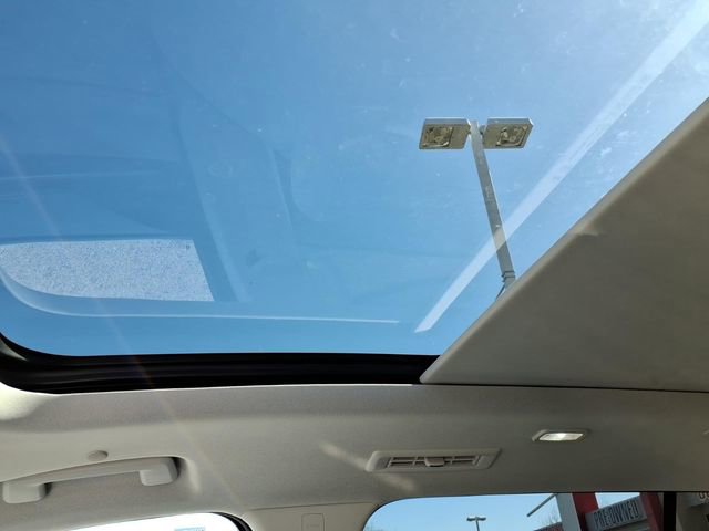 Used 2025 Buick Enclave Avenir w/ Super Cruise Package image 16