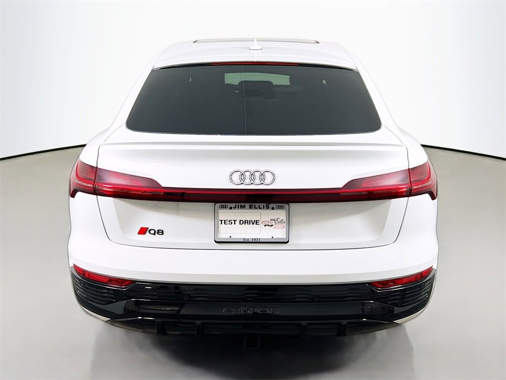 Used 2024 Audi Q8 e-tron Prestige image 6