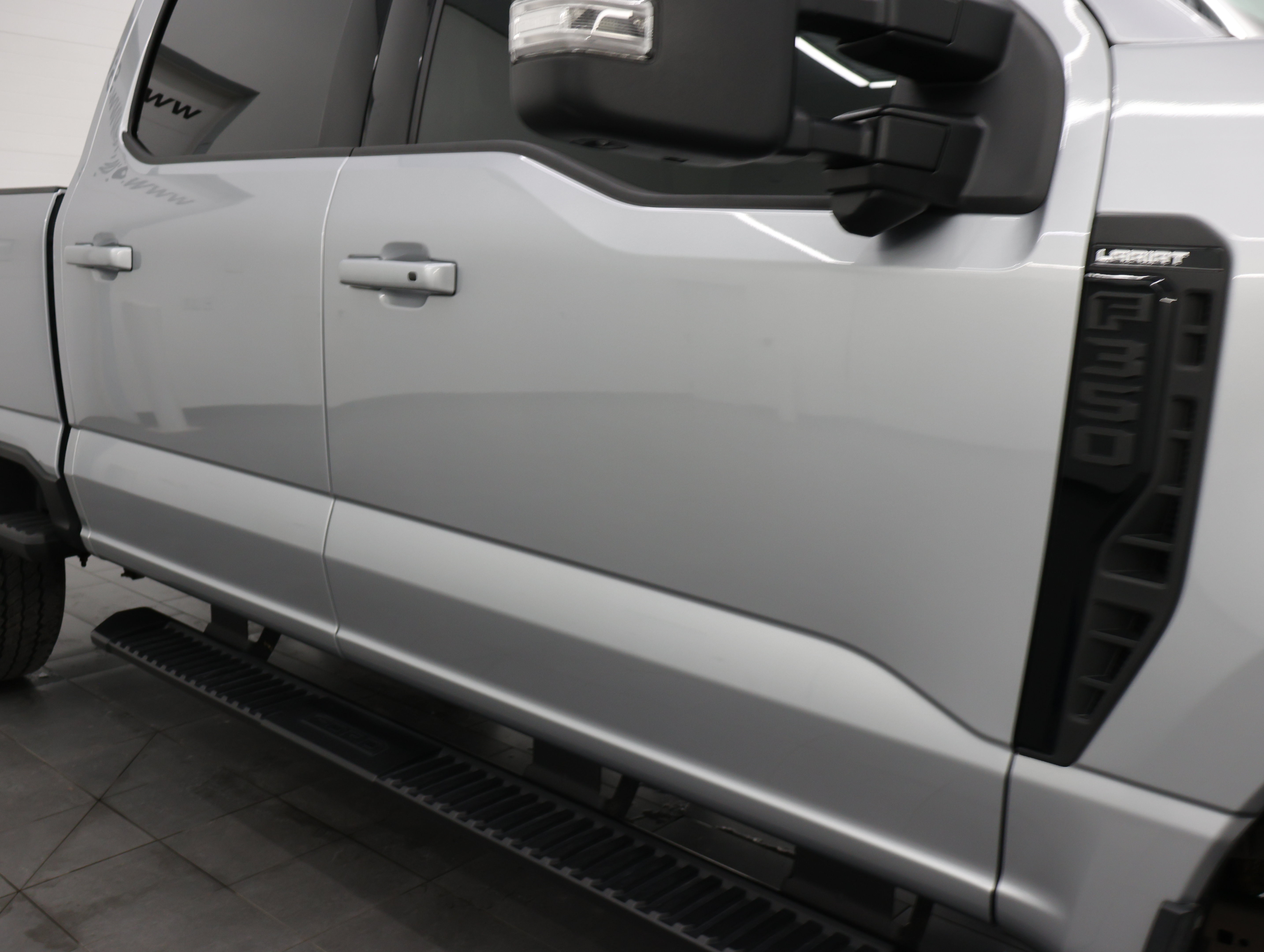 Used 2023 Ford F350 Lariat w/ Lariat Ultimate Package AWD/4WD image 28