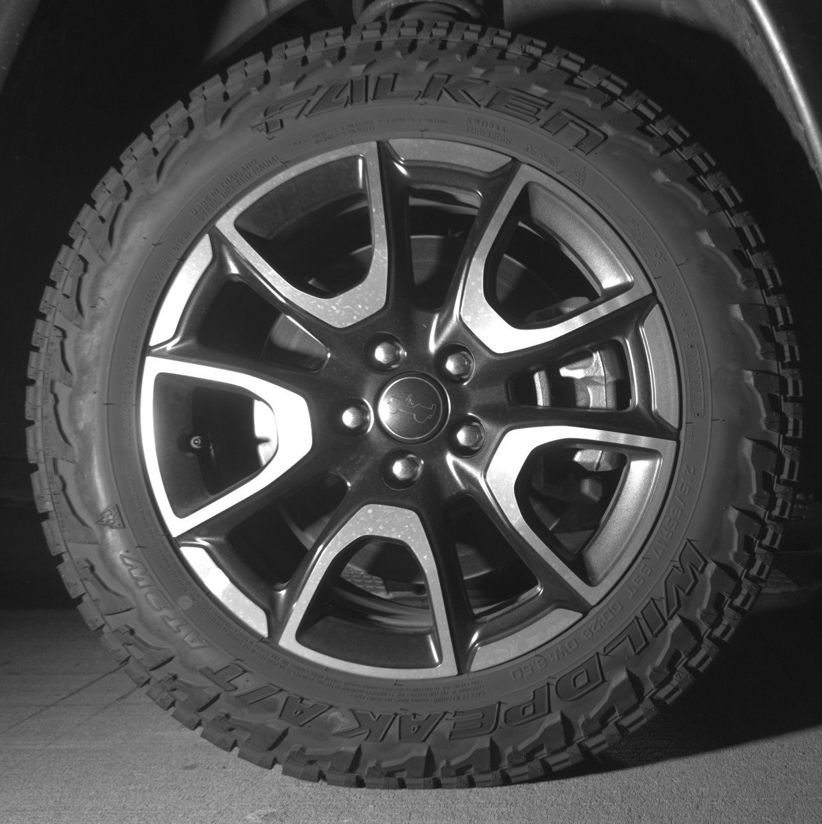 Used 2025 Jeep Compass Trailhawk image 13