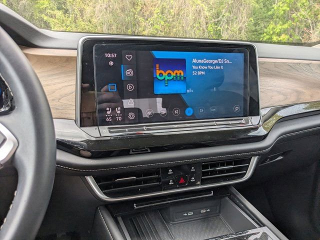 Used 2025 Volkswagen Atlas SE image 20