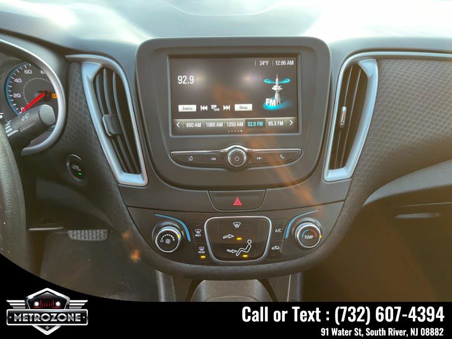 Used 2017 Chevrolet Malibu LS image 24