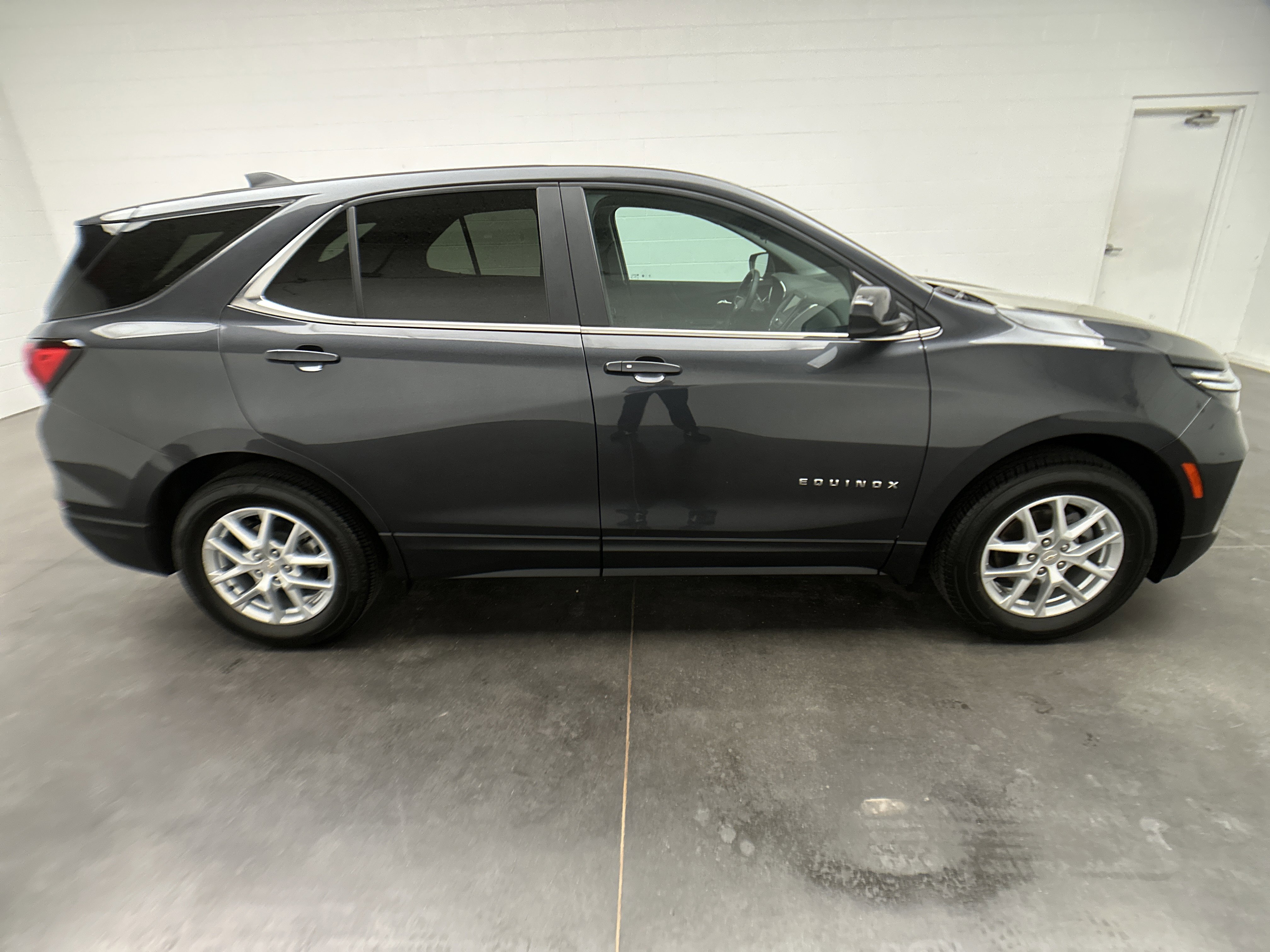 Used 2023 Chevrolet Equinox LT AWD/4WD image 41