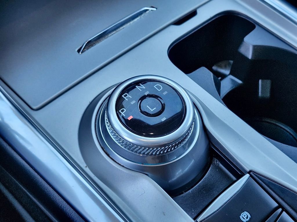 Certified 2022 Ford Explorer XLT w/ Equipment Group 202A image 27