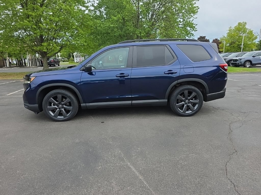 Used 2023 Honda Pilot Sport image 4