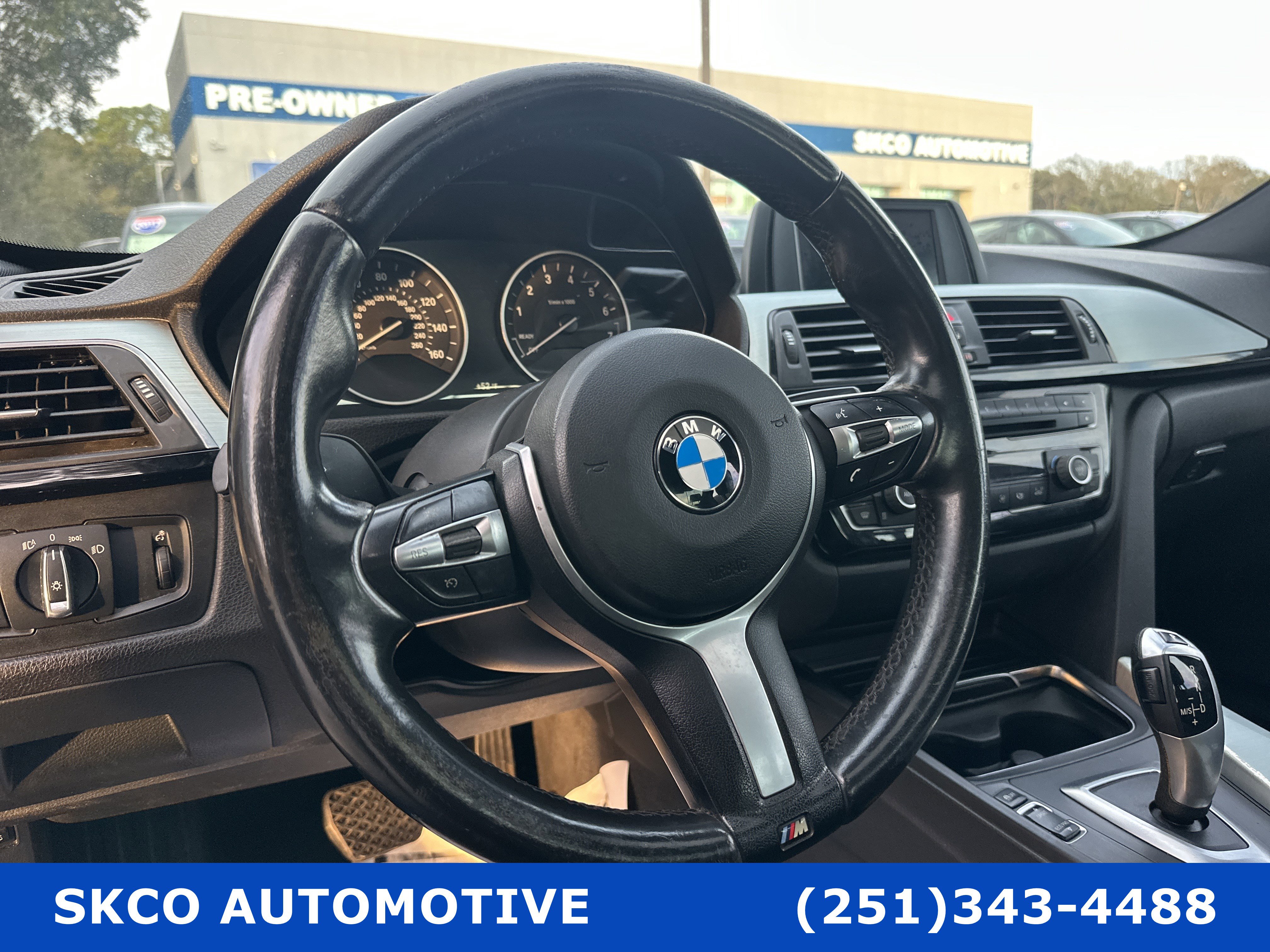 Used 2018 BMW 320i Sedan RWD image 23