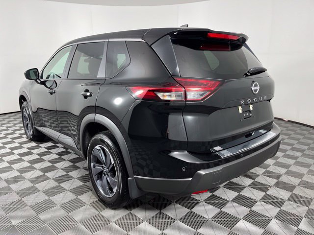 Certified 2026 Nissan Rogue SV FWD image 8