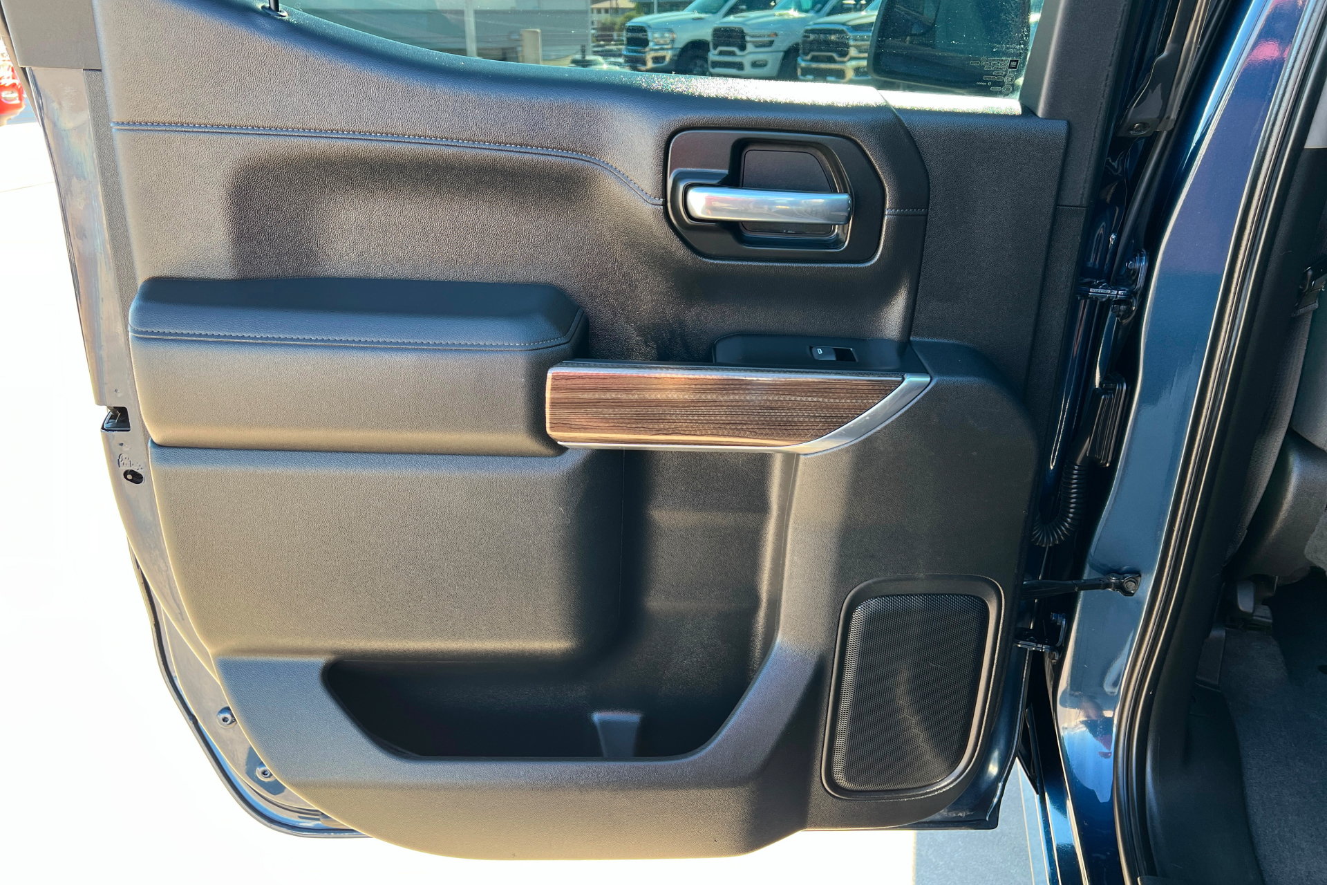 Used 2020 Chevrolet Silverado 1500 LT Trail Boss AWD/4WD image 19