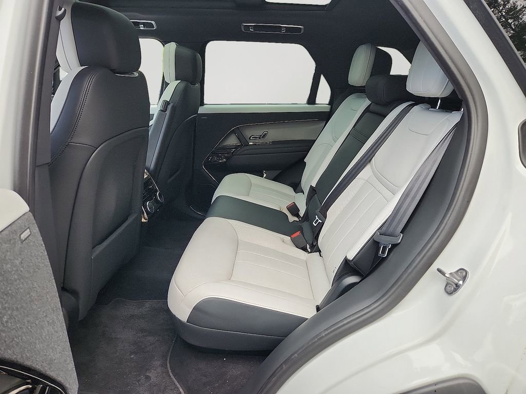 Used 2024 Land Rover Range Rover Sport Dynamic SE image 8