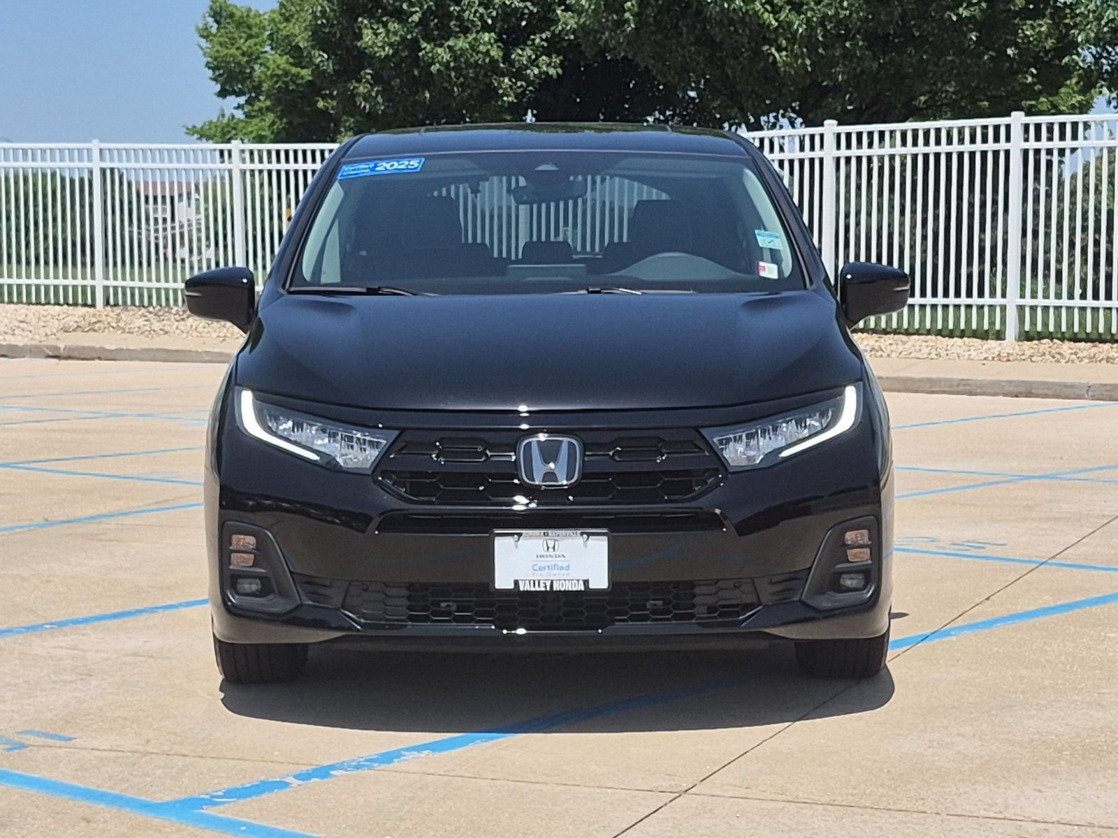 Certified 2025 Honda Odyssey Touring image 3
