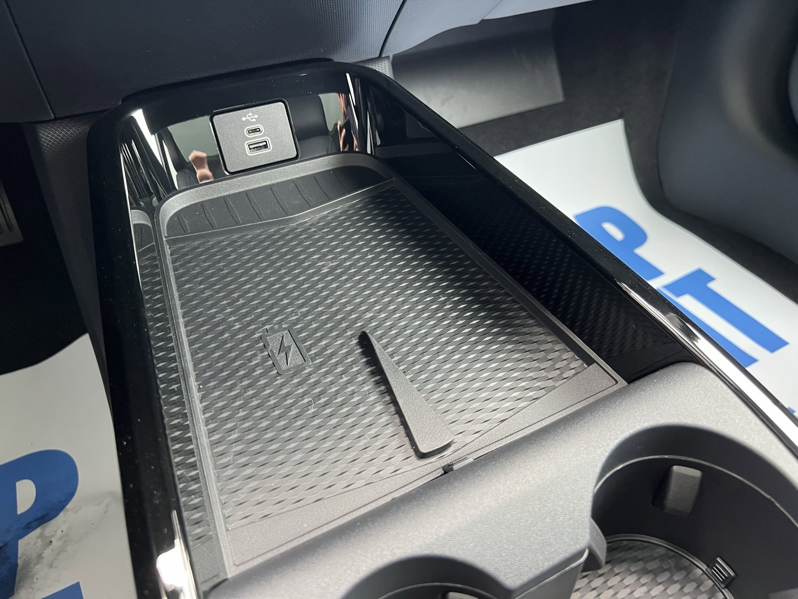 Used 2025 Ford Mustang Mach-E Premium image 40