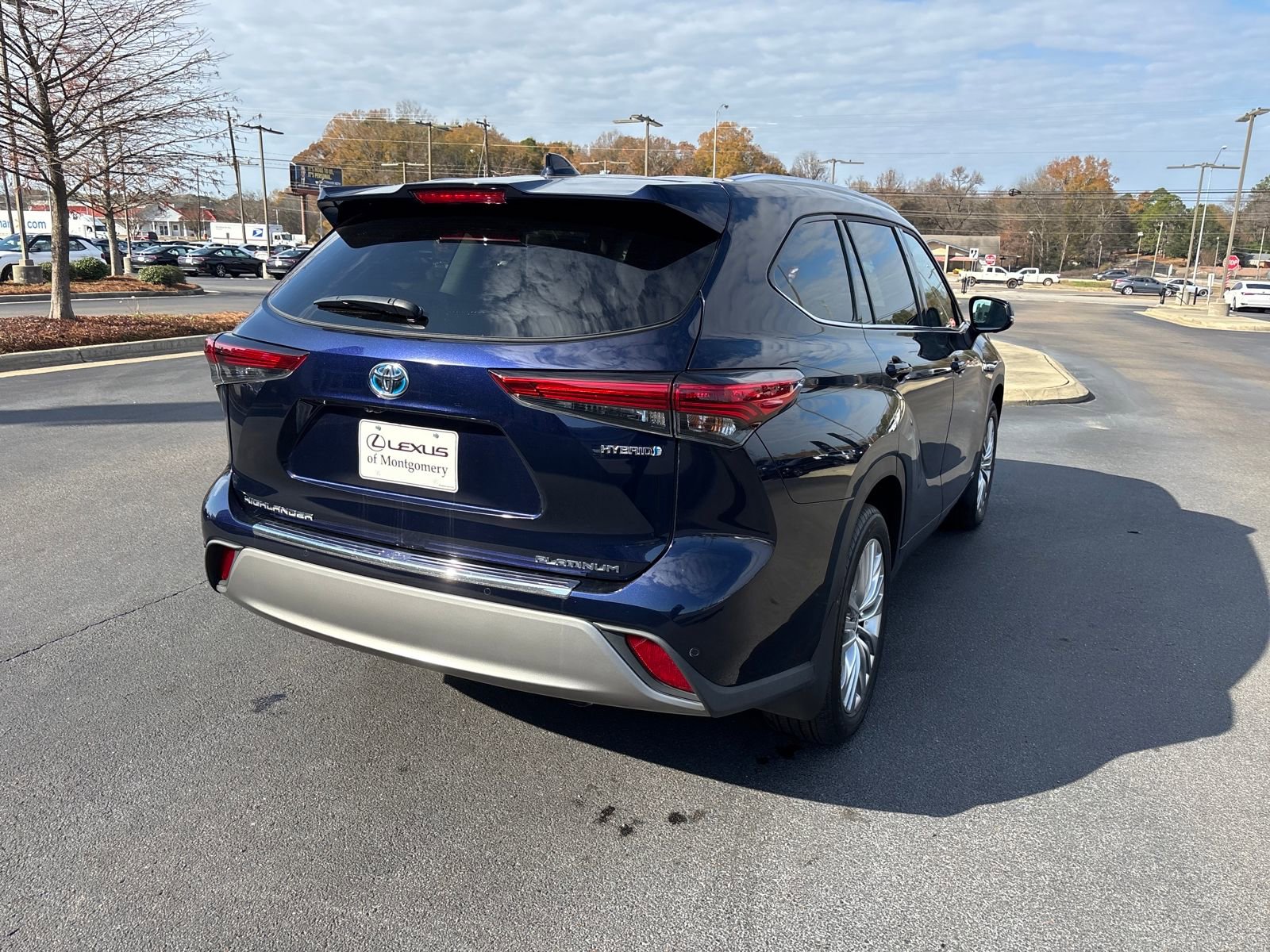 Used 2023 Toyota Highlander Platinum image 5