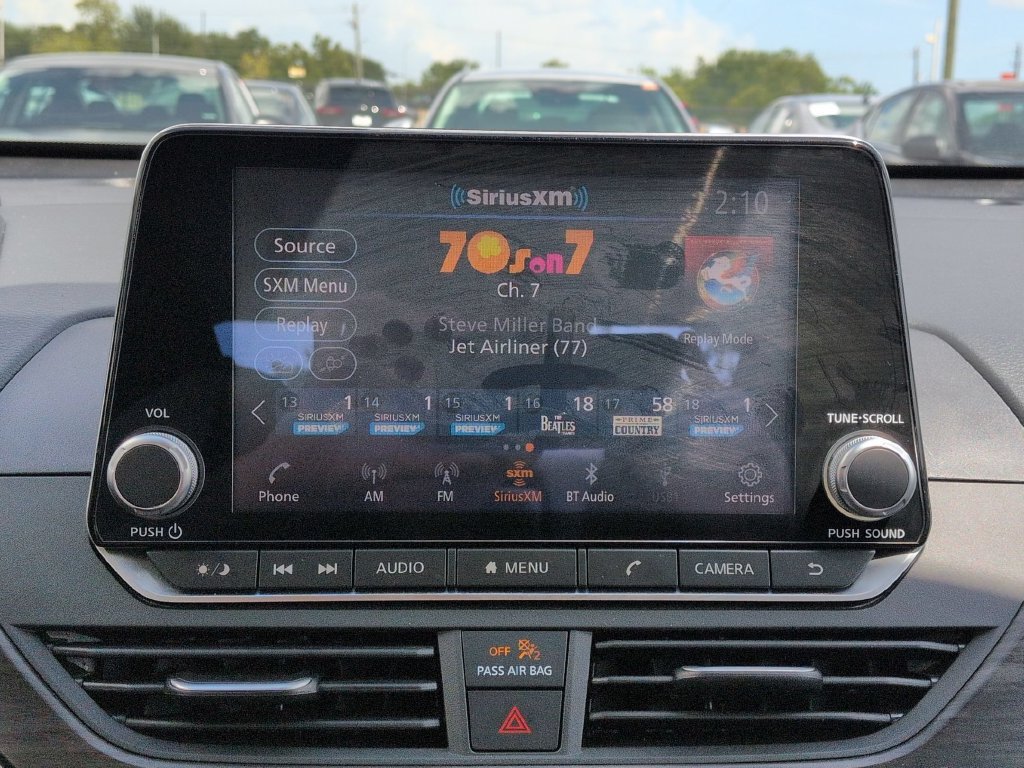 Used 2025 Nissan Altima 2.5 SV FWD image 18