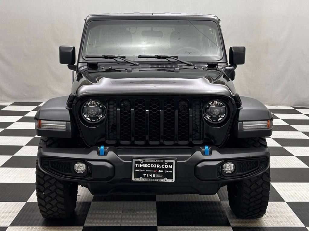 Used 2023 Jeep Wrangler Unlimited w/ Cold Weather Group AWD/4WD image 3
