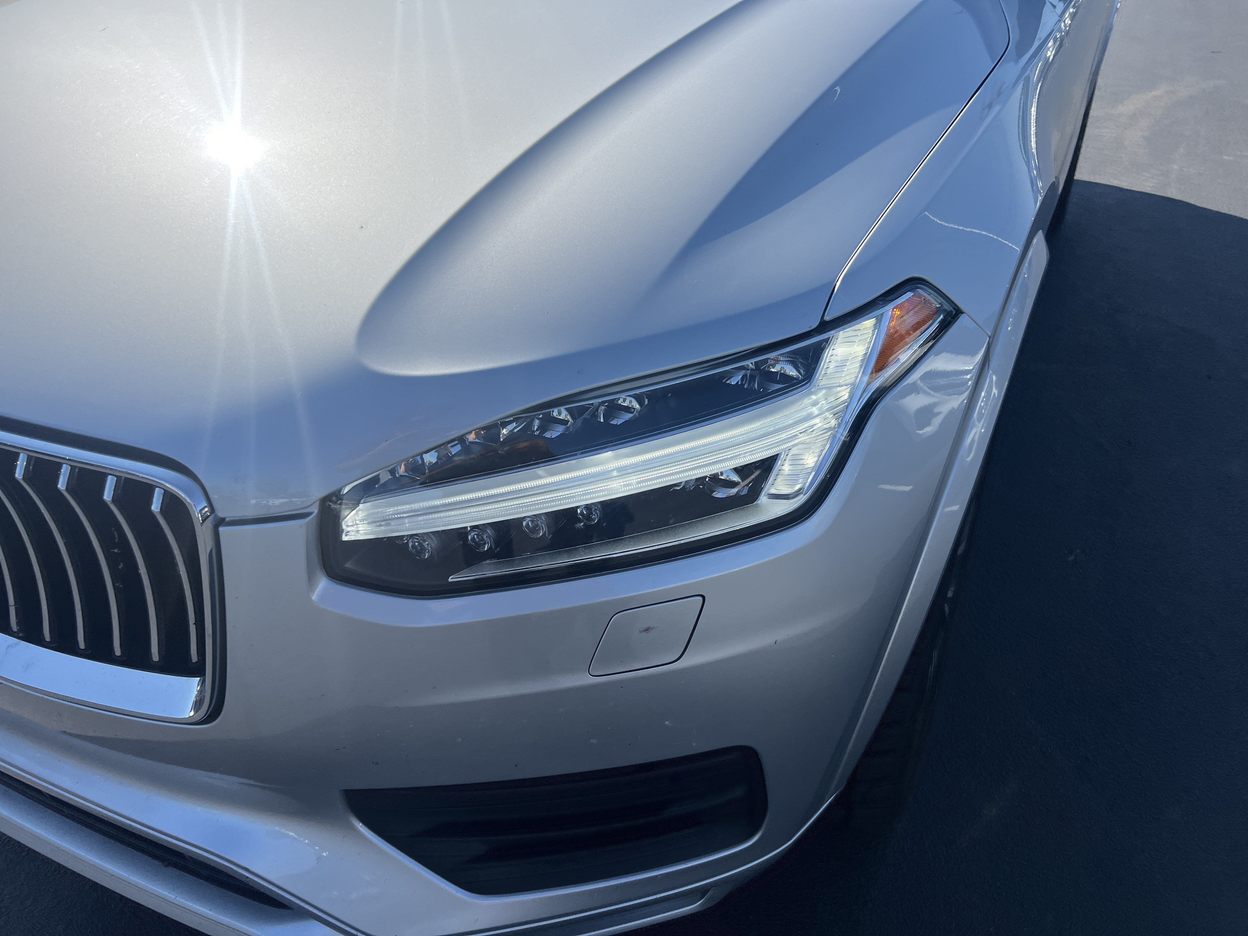 Used 2022 Volvo XC90 T5 Momentum w/ Climate Package FWD image 6