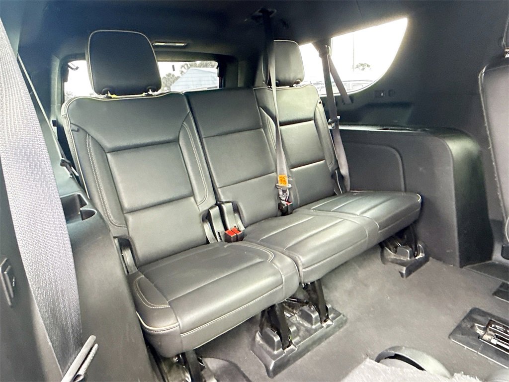 Used 2023 Chevrolet Suburban Premier image 29
