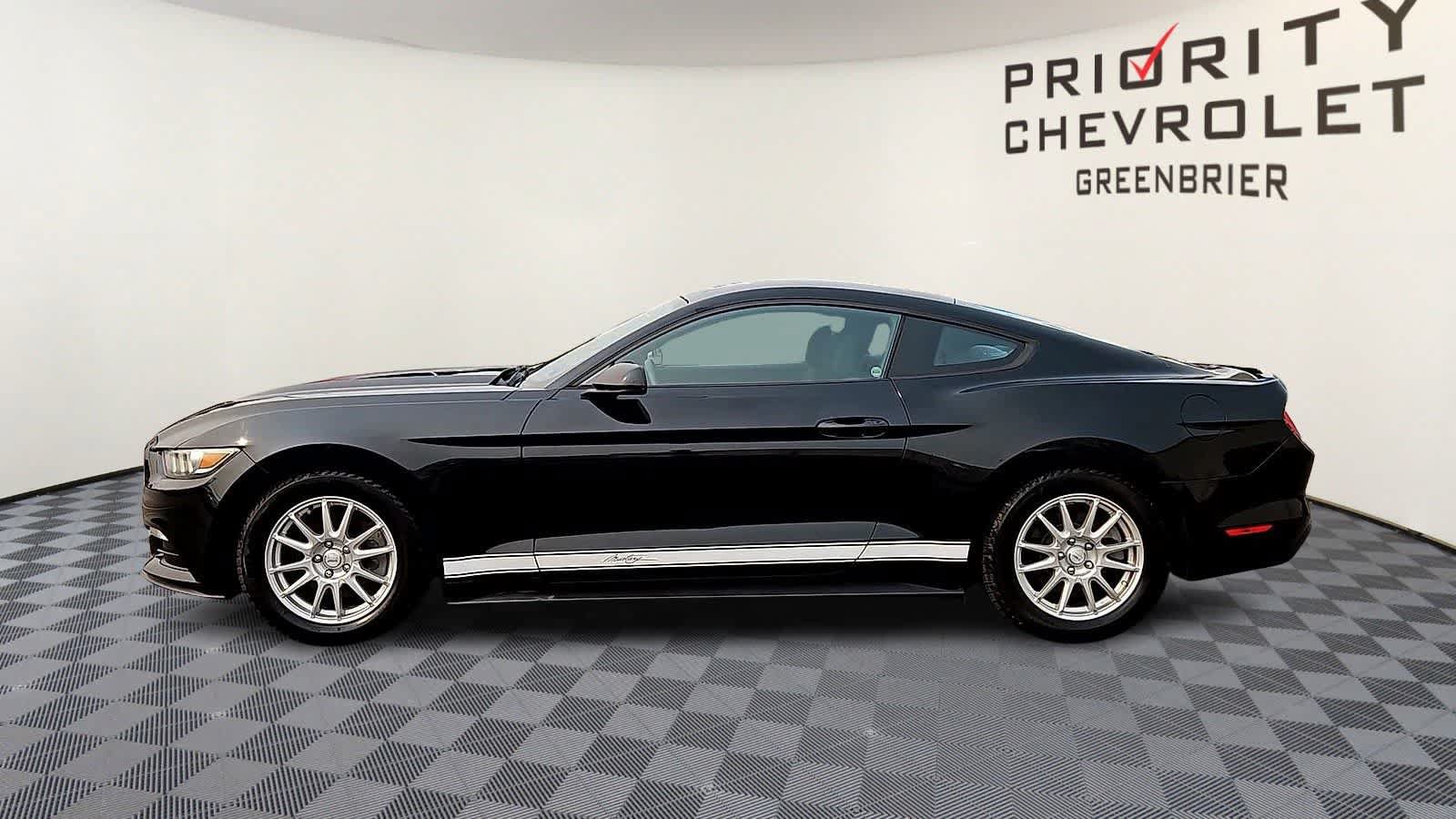 Used 2015 Ford Mustang Coupe RWD image 5