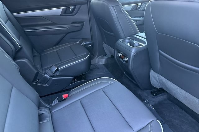 Used 2025 Buick Enclave Preferred FWD image 19