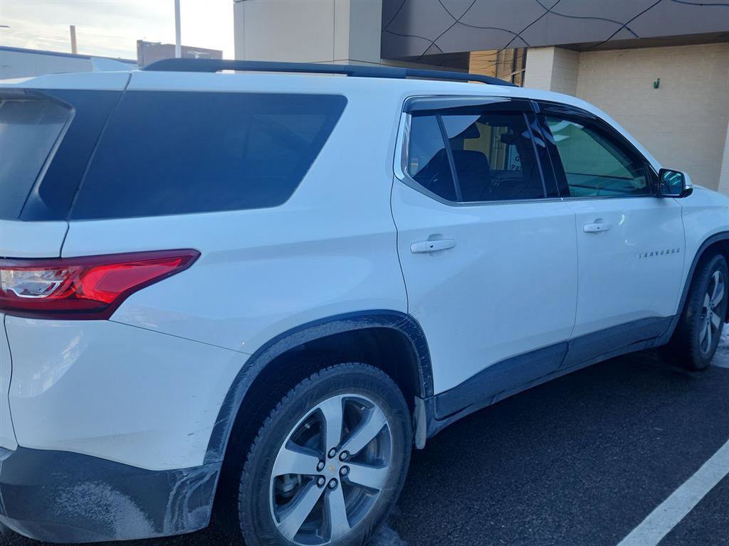 Used 2020 Chevrolet Traverse LT w/ LT Premium Package image 4