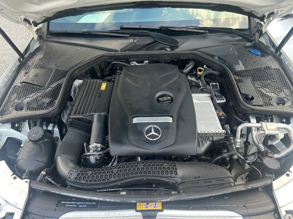 Used 2018 Mercedes-Benz C 300 image 16