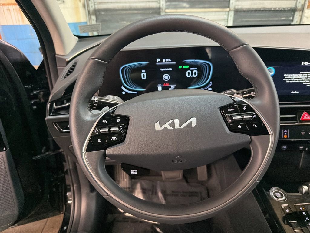 Certified 2025 Kia Niro EX image 15