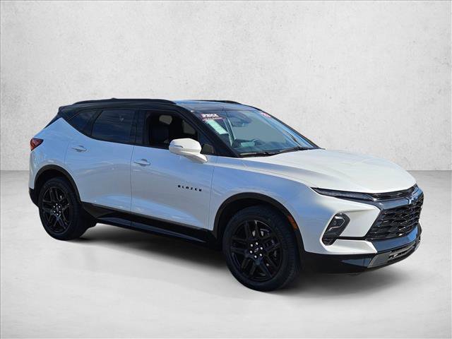 Used 2023 Chevrolet Blazer RS w/ Driver Confidence II Package FWD image 3