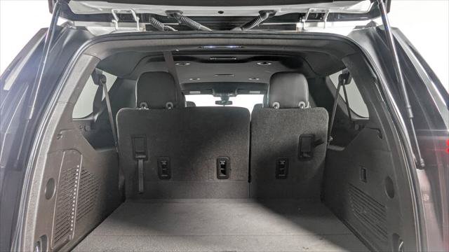 Used 2022 GMC Yukon XL SLE w/ Gmc Pro Safety Plus Package AWD/4WD image 14