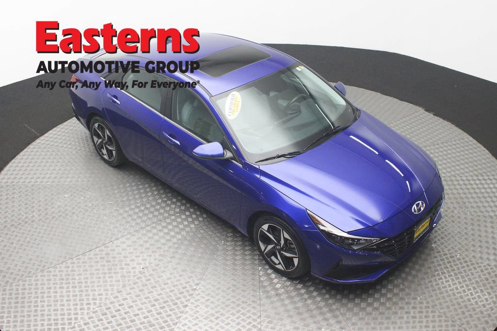 Used 2023 Hyundai Elantra Limited w/ Preferred Accessory Package FWD image 3