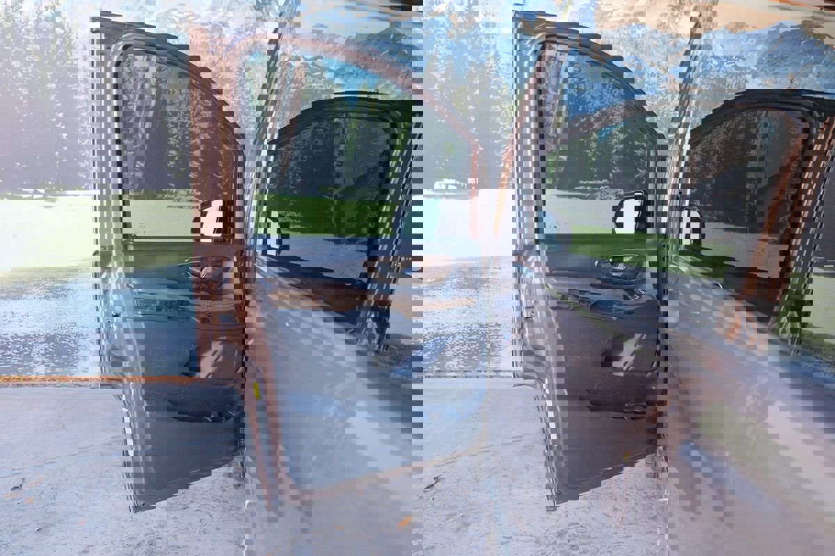 Used 2018 Mercedes-Benz Metris Passenger image 8