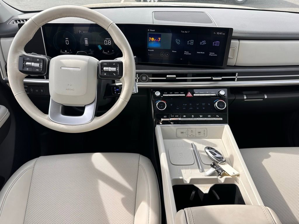 Used 2025 Hyundai Santa Fe SEL image 4