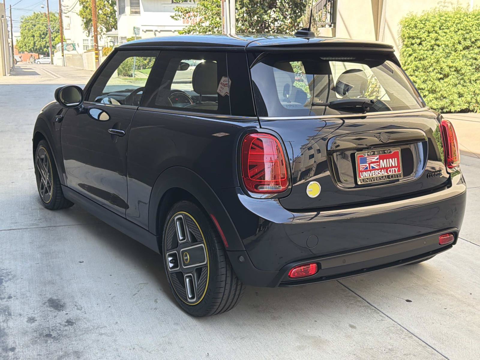 Used 2024 MINI Cooper SE FWD image 4