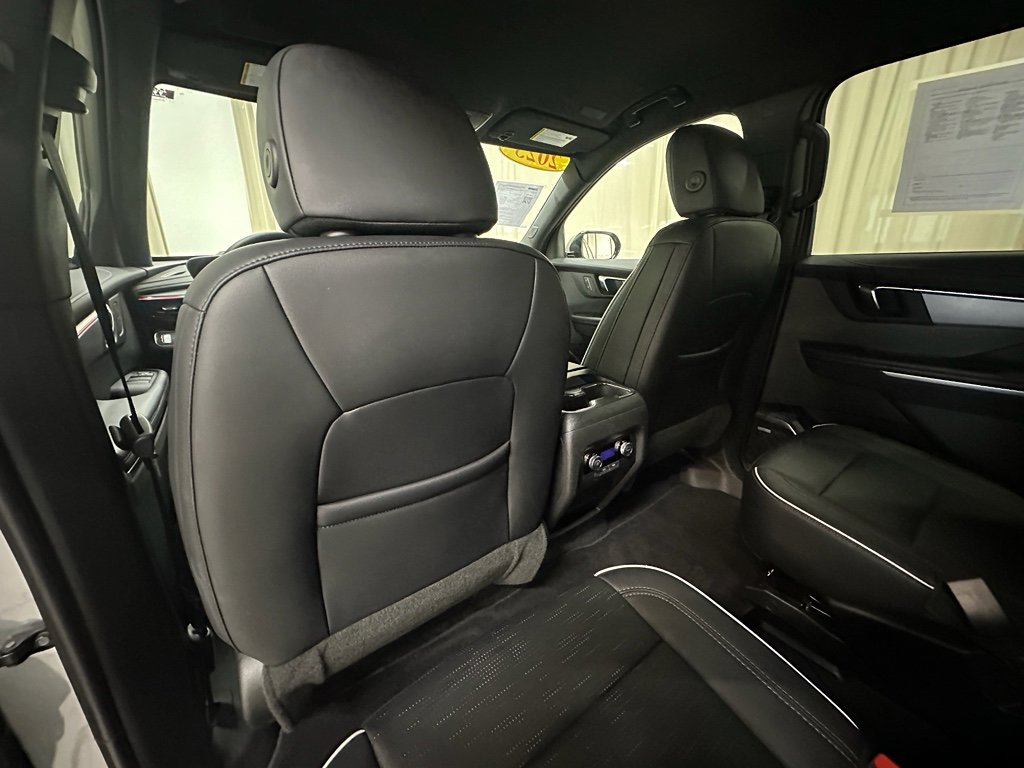 Certified 2025 Buick Enclave Sport Touring image 25