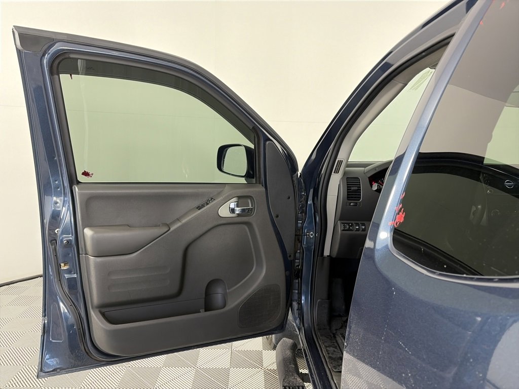 Used 2019 Nissan Frontier SV image 10