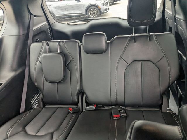 Used 2025 Chrysler Pacifica Select FWD image 25