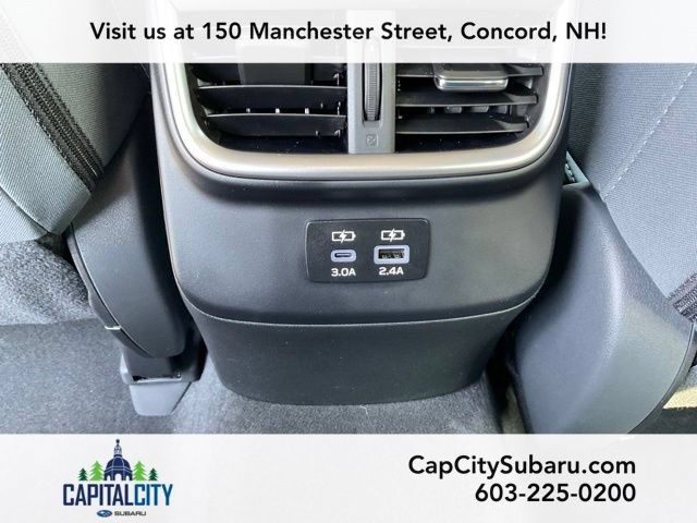 Used 2025 Subaru Outback Premium AWD/4WD image 16