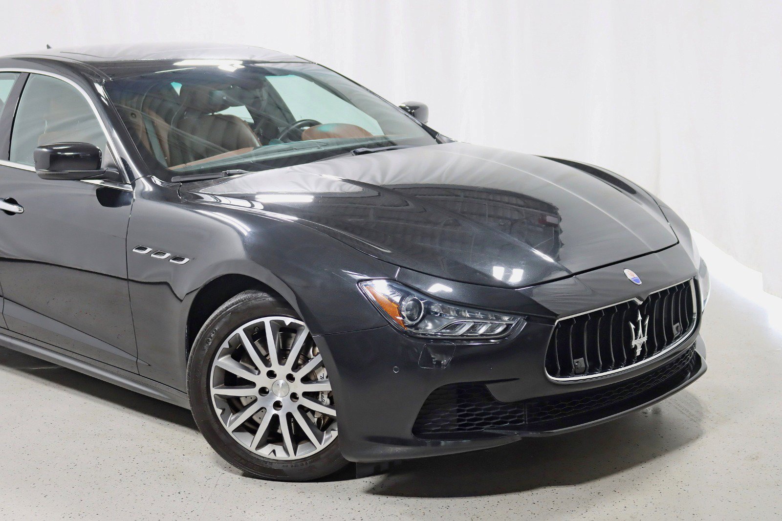 Used 2014 Maserati Ghibli S Q4 AWD/4WD image 2