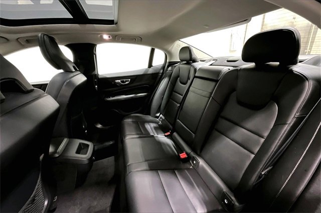 Used 2019 Volvo S60 T5 Momentum w/ Premium Package image 27