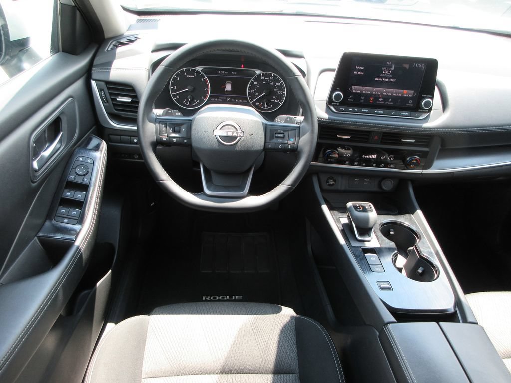 Used 2025 Nissan Rogue SV FWD image 13