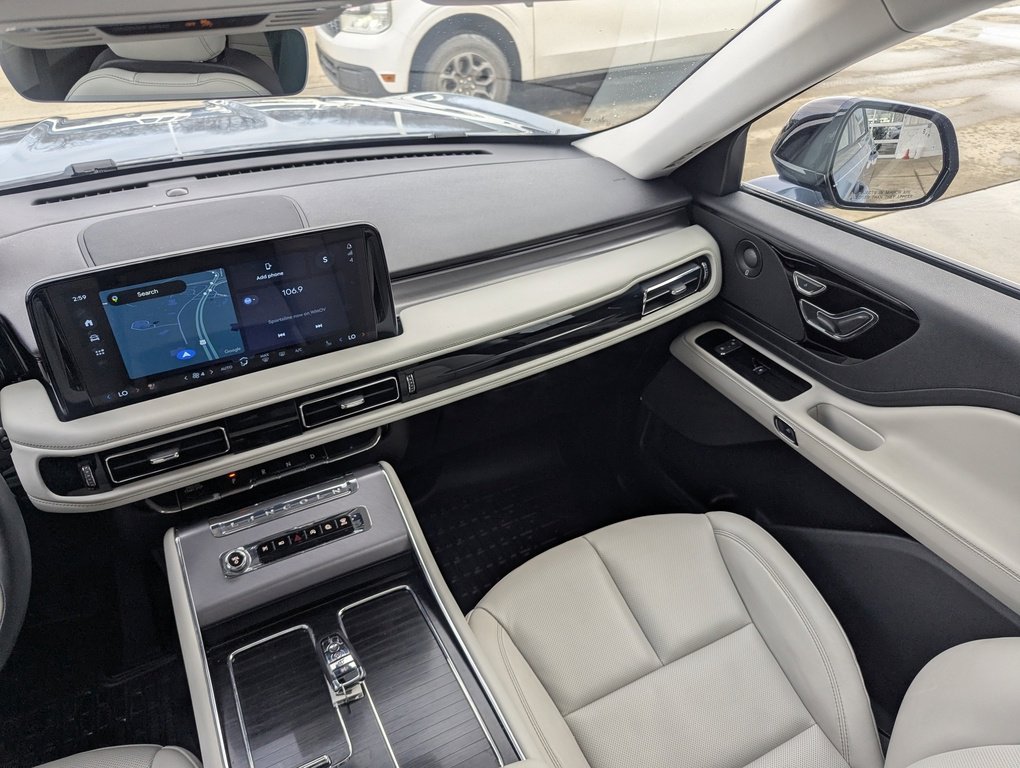 Used 2025 Lincoln Aviator AWD w/ Equipment Group 101A image 30