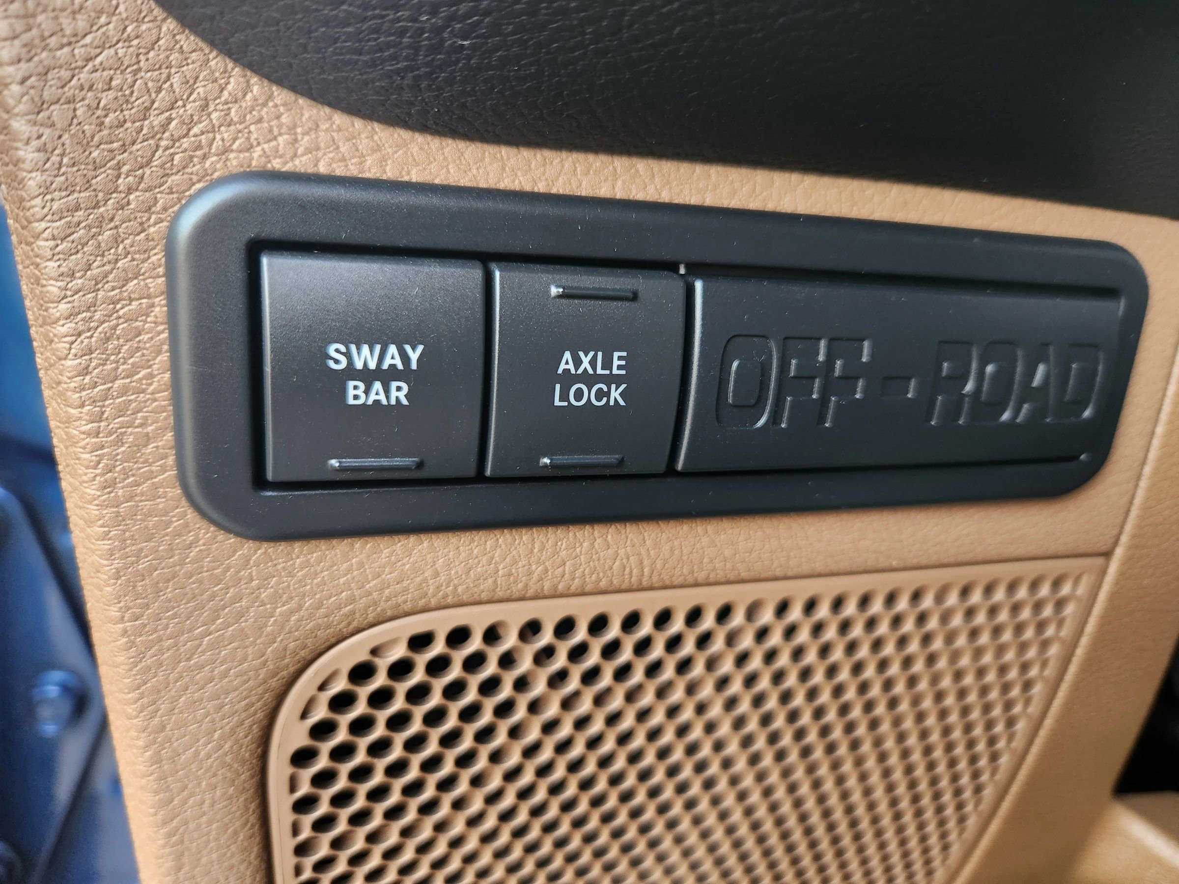 Used 2012 Jeep Wrangler Rubicon w/ Dual Top Group image 40